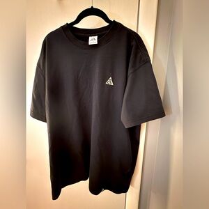 acg (by Nike) men’s black stylish t-shirt; size medium